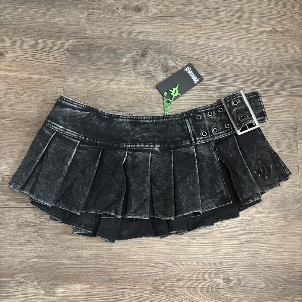 NWT Dolls Kill / Darker Wavs Modulation Pleated Denim Micro Skirt - Picture 1 of 4